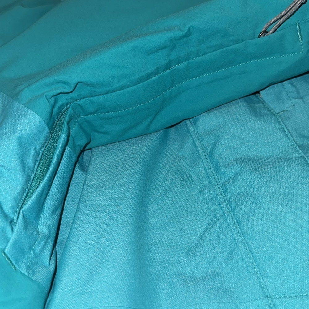 THE NORTH FACE INLUX INSULATED HYVENT JACKET WOMEN'S SIZE MEDIUM
Turquoise - Picture 12 of 13